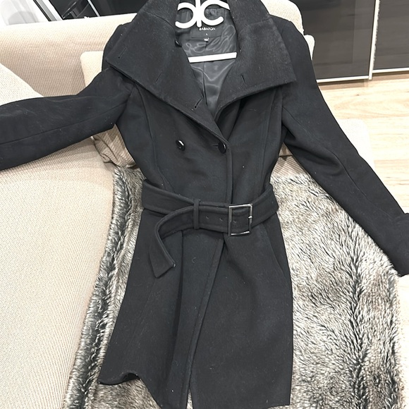 Babaton Jackets & Blazers - Babaton wool coat, in black colour in a very good condition.